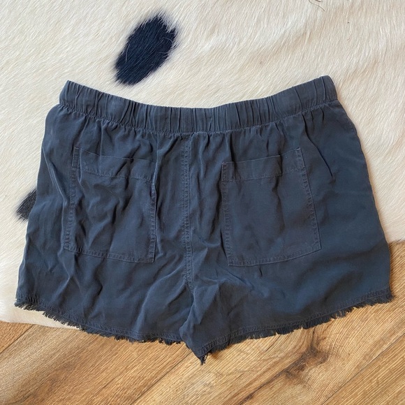 Cloth & Stone Fray Hem Shorts in Smokepearl - Picture 7 of 7